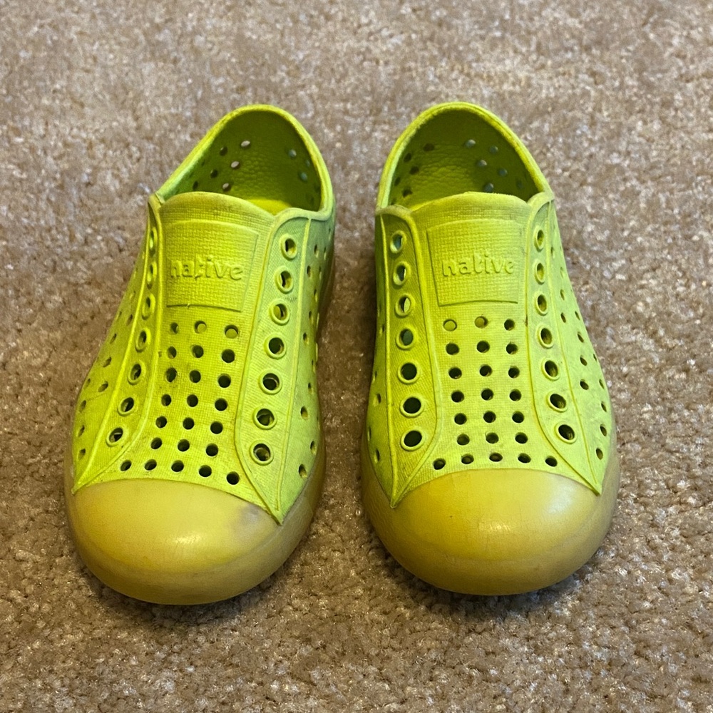 Native Kids Water Shoes in Neon Yellow